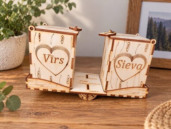 Personalizēta dubultā koka krājkase pārim “Vīrs un Sieva”