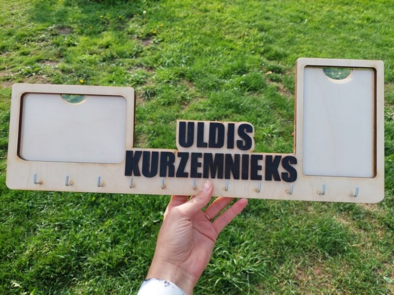 Atslēgu turētājs ar 2 fotorāmjiem